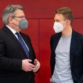 Kampf durch das Masken-Dickicht