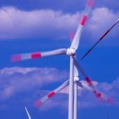 Körperverletzung in der S-Bahn  Magiertreffen in Fürstenfeldbruck Mehr Geld für Windpark-Anlieger AfD klagt sich in Ausschüsse Schwerer Unfall mit einem Bollerwagen