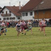 Festhalten, die Madln kommen!