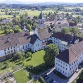 Zwei Hospize unter einem Klosterdach