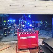Chemikalien an Kleidungsstücken geraten in Brand