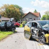 Frontalzusammenstoß in Grasweg