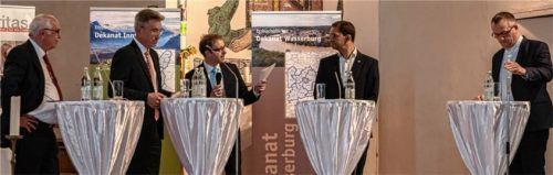 Auf dem Podium: (von links) Caritas-Kreisgeschäftsführer Erwin Lehmann, Landrat Otto Lederer, Dr. Markus Roth vom katholischen Bildungswerk, Rosenheims Oberbürgermeister Andreas März und Dekan Daniel Reichel.Foto Thomae