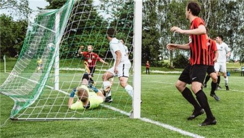 Bereits nach drei Minuten war die SG-Reserve in Führung gegangen.Foto Johannes Wimmer