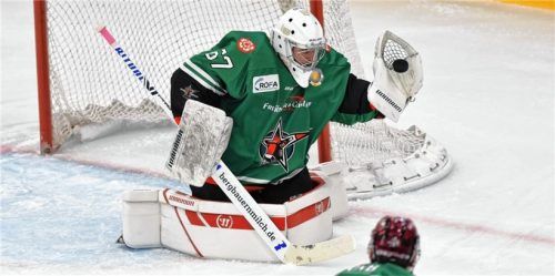 Christopher Kolarz steht auch in der neuen Saison in Rosenheim zwischen den Pfosten.