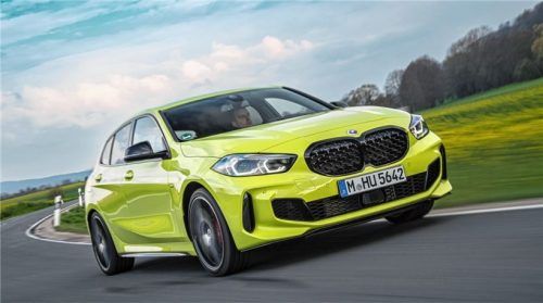 Das aktuelles Topmodell der 1er-Baureihe sorgt mit überarbeitetem Fahrwerk, markanterem Antriebssound und knalligen Lackierungen für emotionale Fahrerlebnisse. Foto Autoren-Union Mobilität/BMW