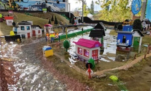 Das interaktive Modell zeigt eindrücklich, was Naturgefahren anrichten können.Foto EUSALP