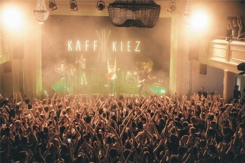 Der Bandname steht für den Weg der Musiker: Vom Kaff in den Kiez der deutschen Großstädte. Foto Florian Fechter