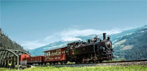 Die Fahrt mit der Dampflok der Zillertalbahn ist für Jung und Alt ein besonderes Erlebnis. Fotos Zillertaltourismus / Bernhard Huber