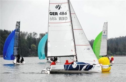Die First 18 – Seascape 18 segelten am Simssee sieben Wettfahrten. Foto Gerhard Niessen