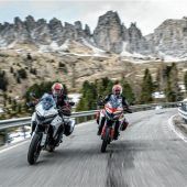 Motorradteststrecke in den Alpen