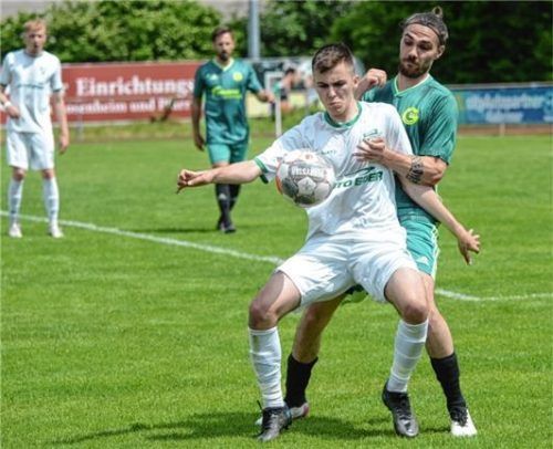 Fikret Jahic (vorne) muss mit dem Sportbund in der Relegation nachsitzen.Foto Franz Ruprecht