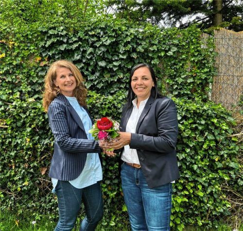 Freuen sich auf die Zusammenarbeit: „Pro-Arbeit“-Geschäftsführerin Claudia Georgii (links) und Dilek Mermer-Kollmuß. Foto Mayer
