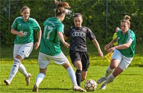 Für Ingolstadt gab es beim TuS Bad Aibling kein Durchkommen im Punktspiel der Bayernliga.Foto Dirk Habermann
