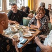 Annäherung bei „Coffee and More“
