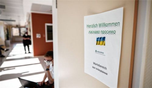 Herzlich willkommen, aber bei wem? Ab 1. Juni sollen sich geflüchtete Ukrainer bei den Jobcentern registrieren lassen, nicht mehr bei den Sozialämtern. Foto dpa
