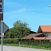 Betrunkener schießt vom Balkon