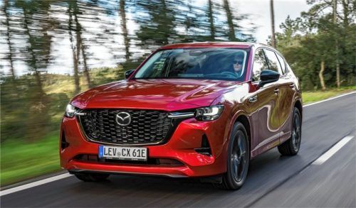 Mazda CX-60: Erstes Modell mit angedeuteten Vogelflügeln im Markenzeichen, in dem das Herz eines Plug-in-Hybrids arbeitet. Foto Autoren-Union Mobilität/Mazda