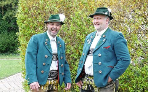 Mit Spaß bei der Sache: Alles dreht sich bei Festleiter Wast Möderl (links) und Vorsitzendem Sepp Dickl derzeit um die Planungen des Gaufestes im Juli. Foto Erb