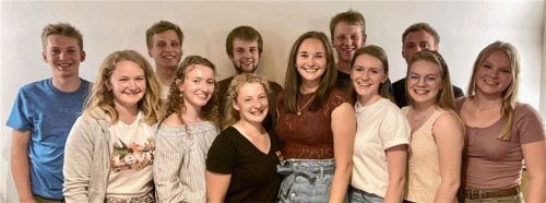 Mitglieder des Vorstandes sind (von links) Georg Rinser, Anna Parzinger, Alois Gaßner, Julia Dorn, Johann Parzinger, Agnes Huber, Verena Freiberger, Seppi Liegl, Sophie Neugebauer, Hubert Sewald, Magdalena Mayerhofer und Franziska Sewald.Foto KLJB Vogtareuth