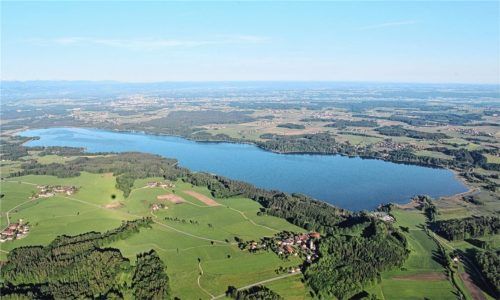 Obwohl die Gemeinde Frasdorf nicht direkt am Simssee liegt, setzt sie sich für die Wasserqualität des Gewässers ein. Foto Schlecker