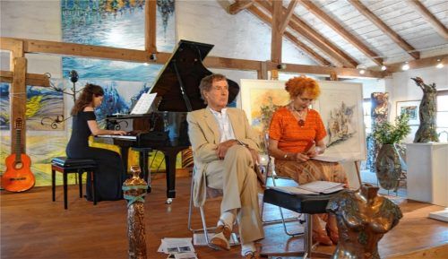 Professor Lutz Götze und Antje Tesche-Mentzen gaben zusammen mit der Pianistin Lika Bibileishvili einen geistvollen Einblick in die Gedankenwelt Goethes.Foto Füchtner