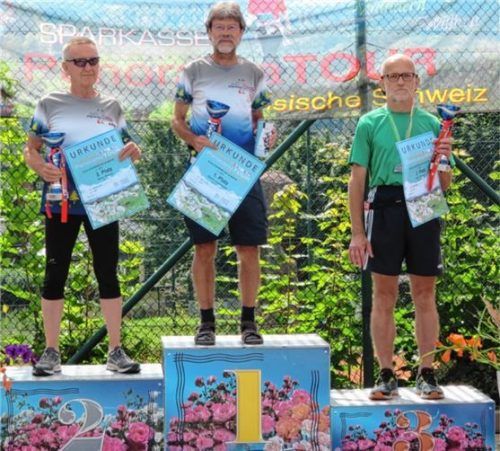 Rainer Leyendecker (SV Schwindegg, Mitte) gehört zu den besten Langstreckenläufern Deutschlands in seiner Altersklasse. Foto Erwin Fladerer