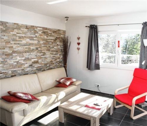 Richtiges Lüften und Heizen sind in allen Bereichen der Wohnung maßgeblich für ein behagliches Raumklima. Stoßlüften ist einem gekippten Fenster auch im Keller unbedingt vorzuziehen. Foto GÜF/Bürkle Kellerbau