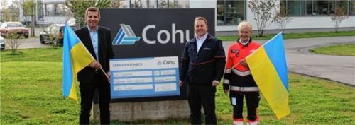 Scheckübergabe: (von links) Klaus Ilgenfritz, Geschäftsführer der Cohu GmbH, mit Ernst Schütz (Malteser in Stadt und Landkreis Rosenheim) und Petra Gruber (Gruppenführerin im Malteser Katastrophenschutz). Foto Cohu GmbH
