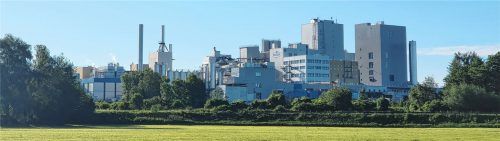 Seit 135 Jahren ist und bleibt der wichtigste Standort von Meggle in Wasserburg.Fotos  meggle