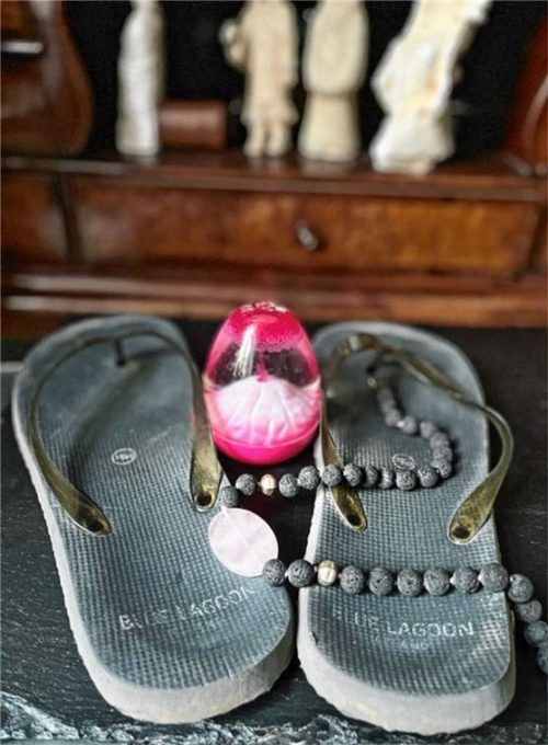 Souvenirs gesucht – zum Beispiel Schmuck aus Lavastein oder kleine Glitzer-Vulkane.Foto VKR