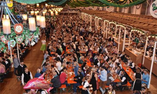 Stimmung beim Herbstfest: Bevor es soweit ist, muss sich Auerbräu noch nach einem Festwirt umsehen. Foto Ruprecht