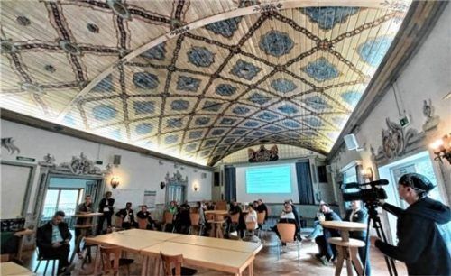 Teilnehmende der Veranstaltung in der Wendelsteinhalle, Brannenburg. Foto LAG Mangfalltal-Inntal