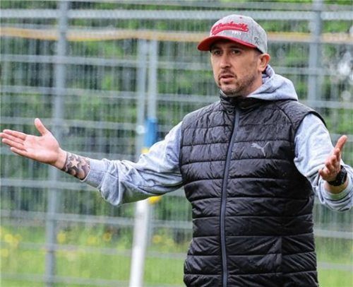 Unschuldig? Trainer Harry Mayer verlässt Bruckmühl nach vier Spielen und wechselt zum Landesliga-Konkurrenten nach Wasserburg.Foto Christian Butzhammer