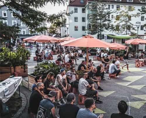 Der Salzstadel vor der Stadtbibliothek gehört mittlerweile laut Verwaltung zu den beliebtesten Plätzen Rosenheims. In den vergangenen zwei Jahren haben hier immer wieder zahlreiche Veranstaltungen stattgefunden. Foto Stadtbibliothek