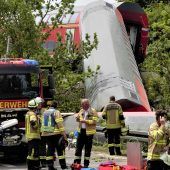 Mindestens vier Tote bei Zugunglück