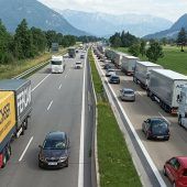 Megastau bis zum Irschenberg wegen Blockabfertigung
