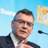 Freier Wähler und Minister stimmen gegen Startbahn