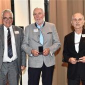 Goldene Ehrennadel für Steuerberater