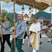 Die Gegenwart Christi bei Fronleichnamsprozessionen in der Region gefeiert