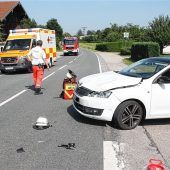 Motorradfahrer (47) stößt mit Pkw zusammen und wird schwer verletzt