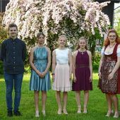 Elf junge Christen bestätigen ihren Glauben in der Kolbermoorer Kreuzkirche