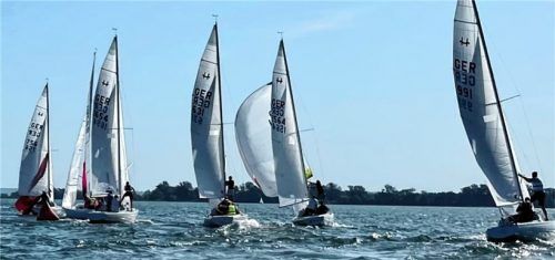 Bei der „H-Boot-Trophy“ des WV Fraueninsel herrschte teilweise guter Wind. Foto Niessen