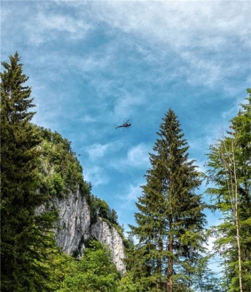 Bei der Hubschrauber-Bergung aus der Steilwand.