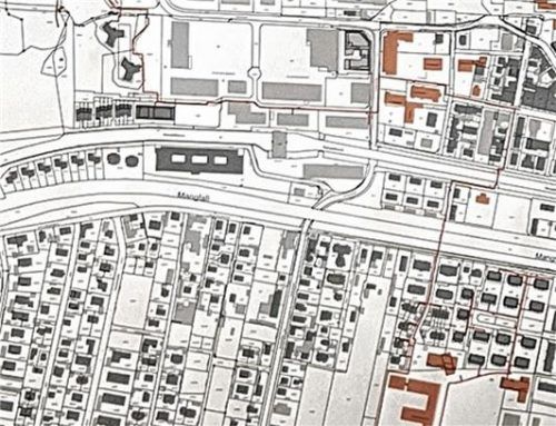 Das Fernwärmenetz reicht vom BHKW (unten rechts, orange) inzwischen bis ins Zentrum (orange Gebäude oben). Weitere Anschlüsse sind dort jederzeit möglich.