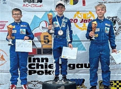Das Podest der Klasse 3 (von links): Nico Kerschagl, Vinzent Fischer und Louis Hermann.Foto AMC Bad Aibling