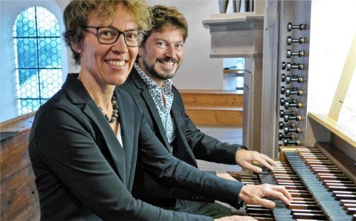 Den Auftakt machten Judith Trifellner-Spalt und André Gold vierhändig an einer Orgel.Foto Janka