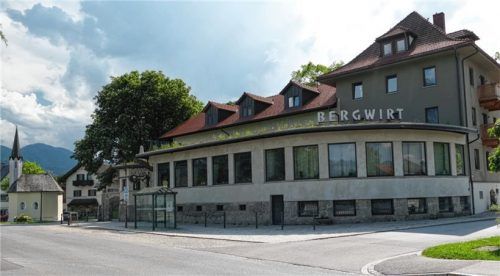 Der Bergwirt stand lange leer. Tino Anker hat die Wirtschaft saniert und wieder zum Leben erweckt. Dafür bekam er den Preis für die beste Bestandssanierung.