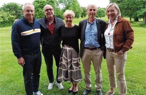 Die im Amt bestätigte Vereinsleitung: (von links) Sportwart Michael Beck, Kassier Christian Guggenbichler, Schriftführerin Kerstin Müller-Schwach, Präsident Albert Georg Dander und Vizepräsidentin Andrea Wisböck.Foto re