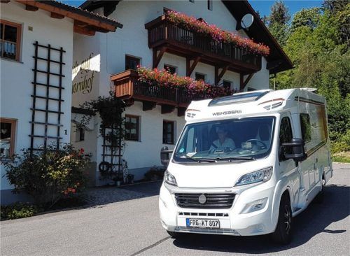 Die meisten Reisemobile haben ein zulässiges Gesamtgewicht von 3,5 Tonnen. Mit einer Antriebsbatterie für ein entsprechendes E-Mobil kann es da mit der Zuladung schnell knapp werden. Foto Autoren-Union Mobilität/Michael Kirchberger